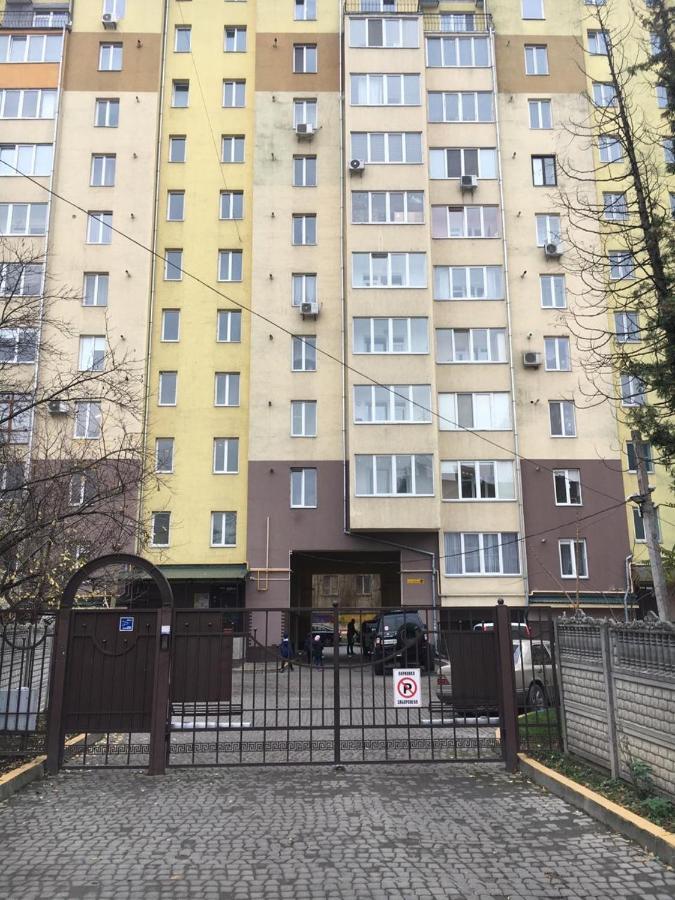 Vyshyvanka In The City Centre Ivano-Frankivsk Exteriör bild
